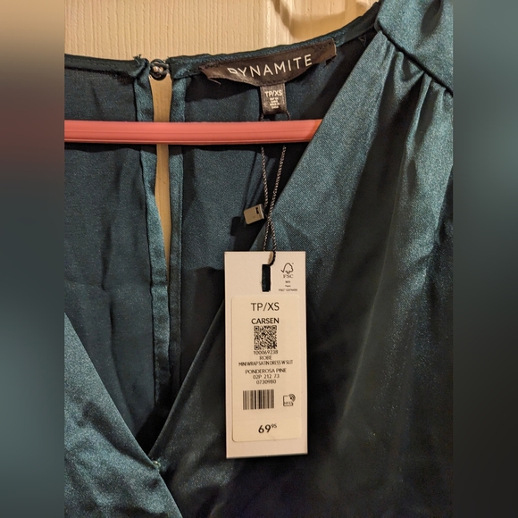 Dynamite Carsen Dress - Picture 4 of 9